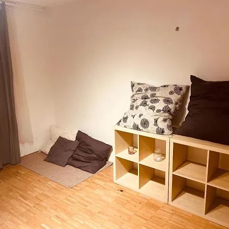 Theresienstrasse 83 Homestay *