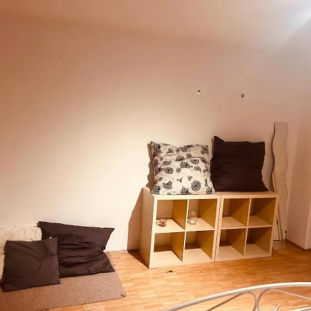 Theresienstrasse 83 Homestay