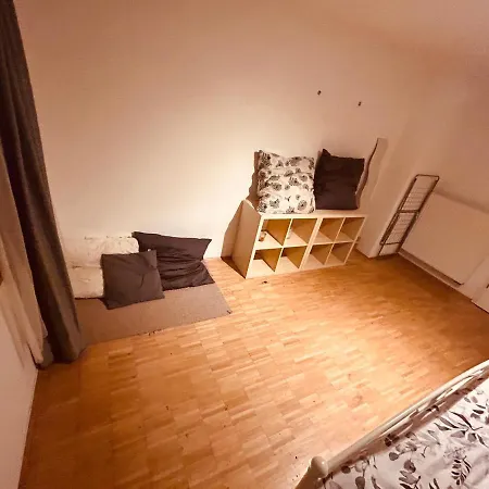Theresienstrasse 83 Homestay