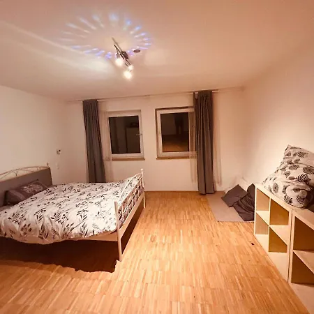 Theresienstrasse 83 Homestay